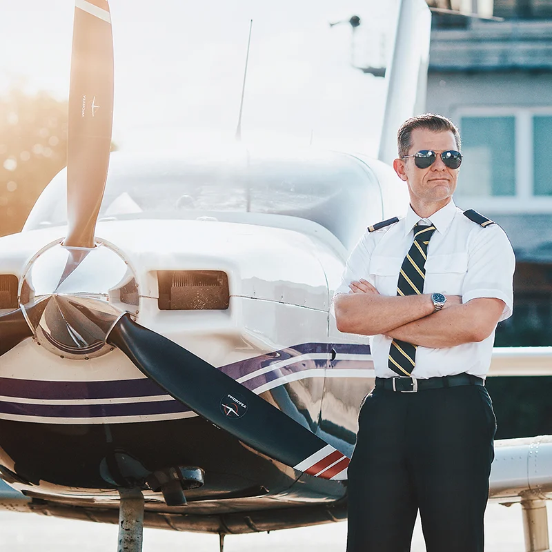 Ein Pilot beim Fotoshooting in Aschaffenburg 